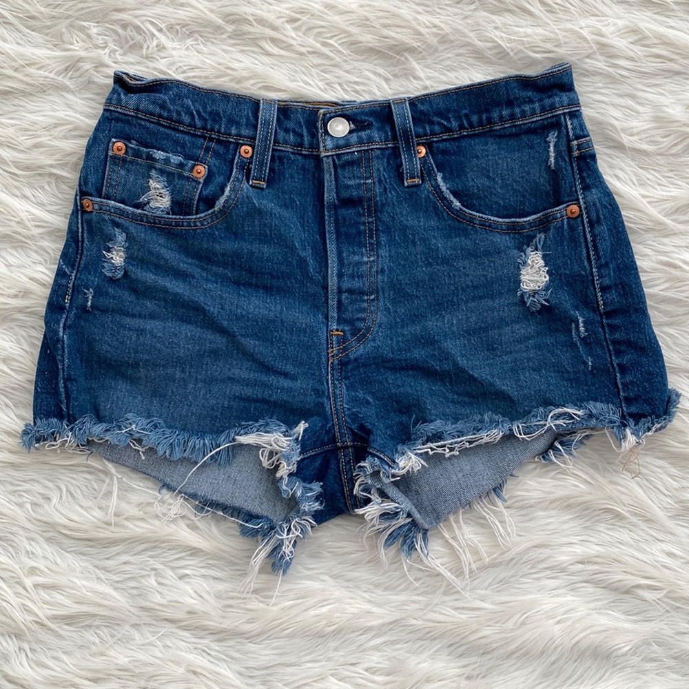 Levi’s | 501 Cut Off Denim Shorts
